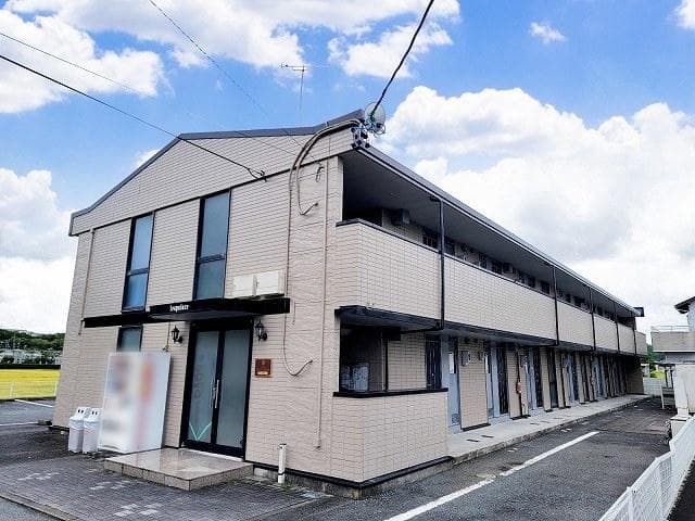 Main exterior of leopalace Higashi