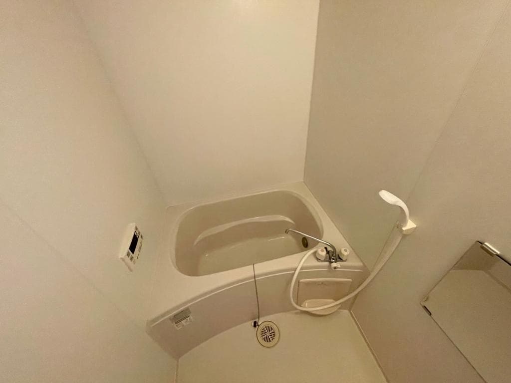 Room image 8