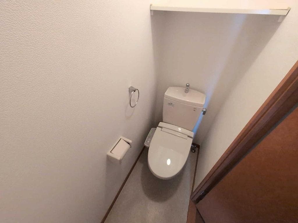 Room image 8