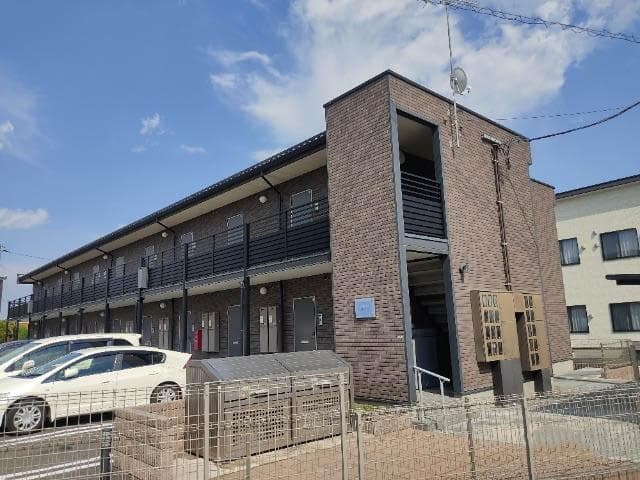 Main exterior of LEONEXT Fuzan Reed