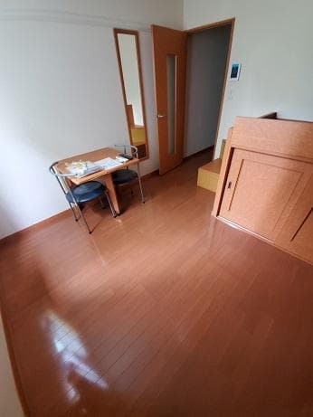 Room image 10