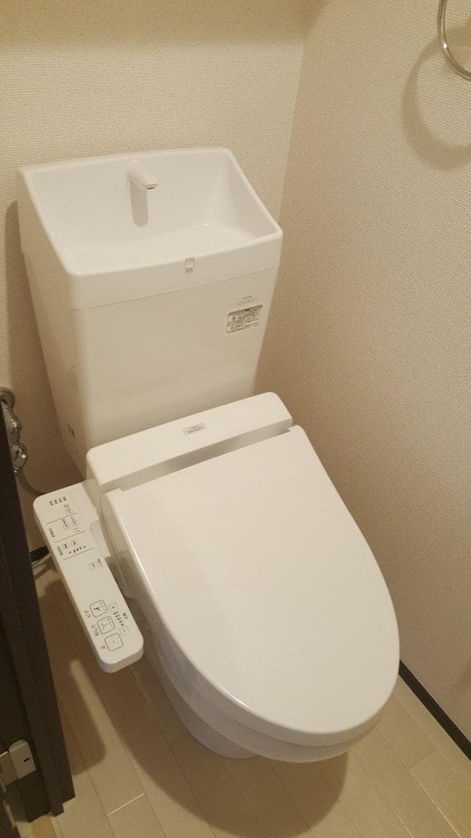 Room image 16