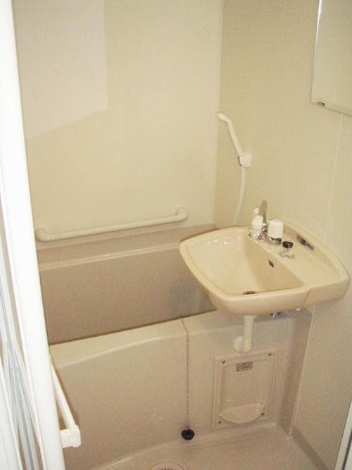 Room image 11