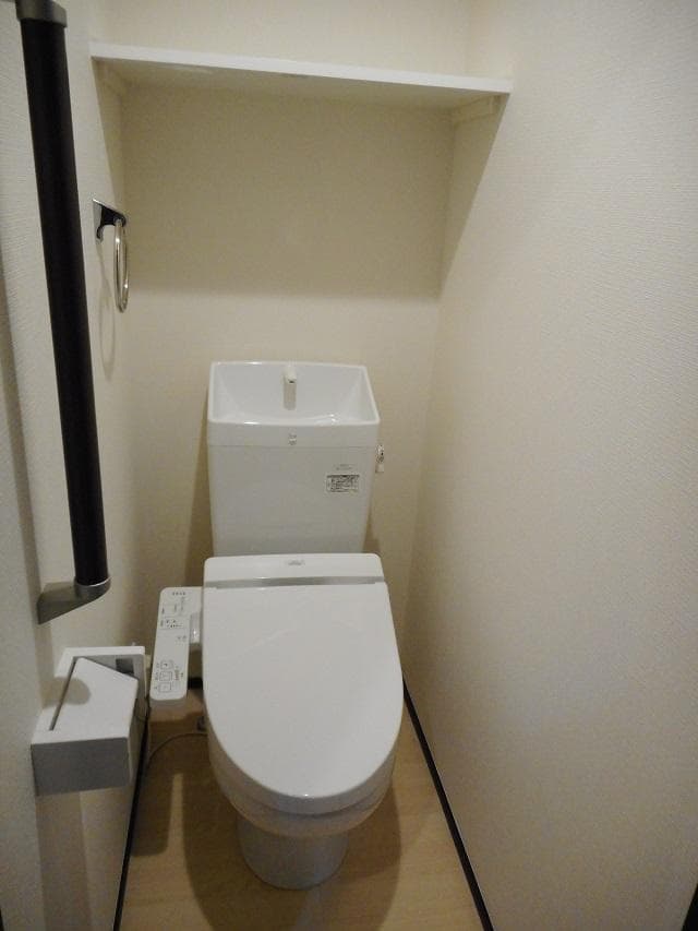 Room image 8