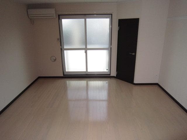 Preview interior of LEONEXT Jeunesse VII