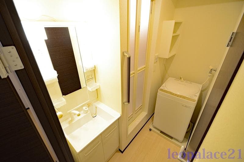 Room image 8