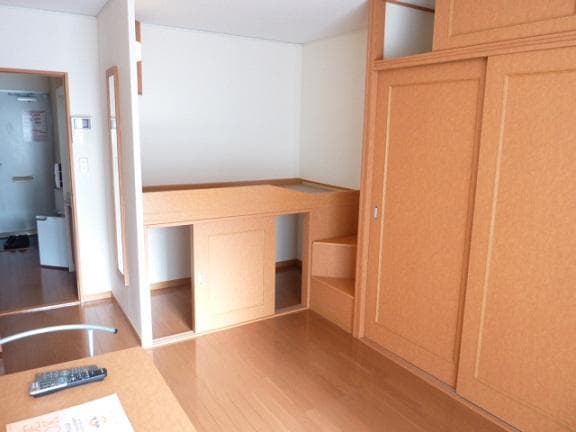 Room image 12