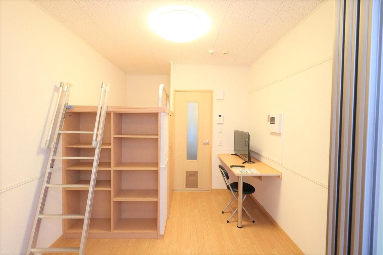 Room image 13