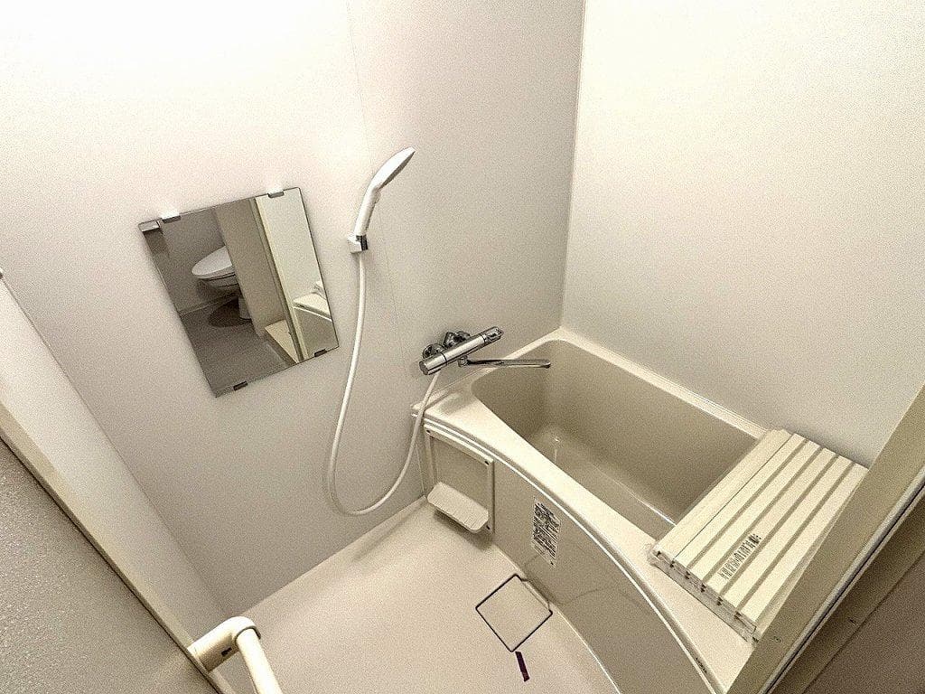 Room image 10