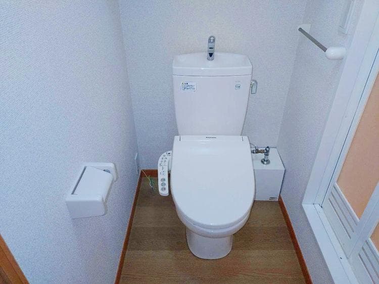 Room image 8