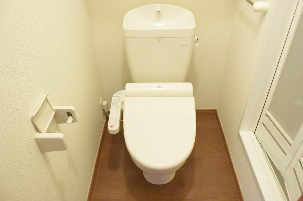 Room image 8