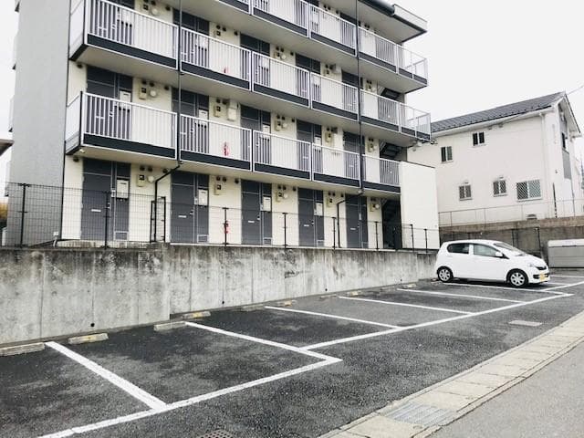 Room image 16