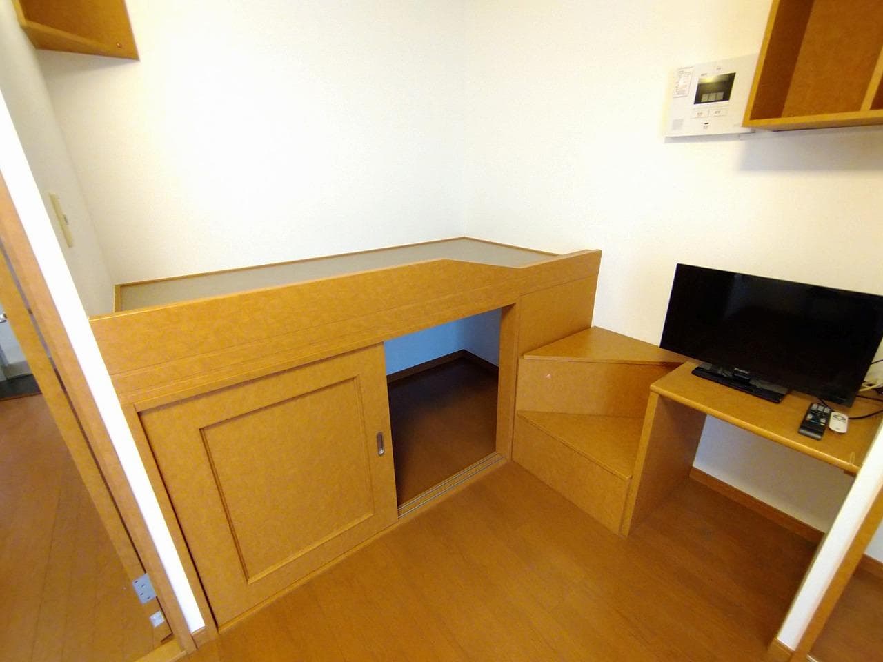 Room image 12