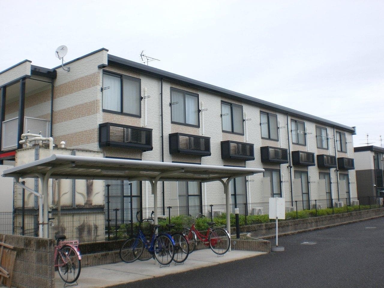 Main exterior of leopalace Katsuragi