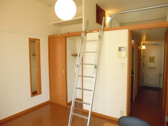 Room image 9