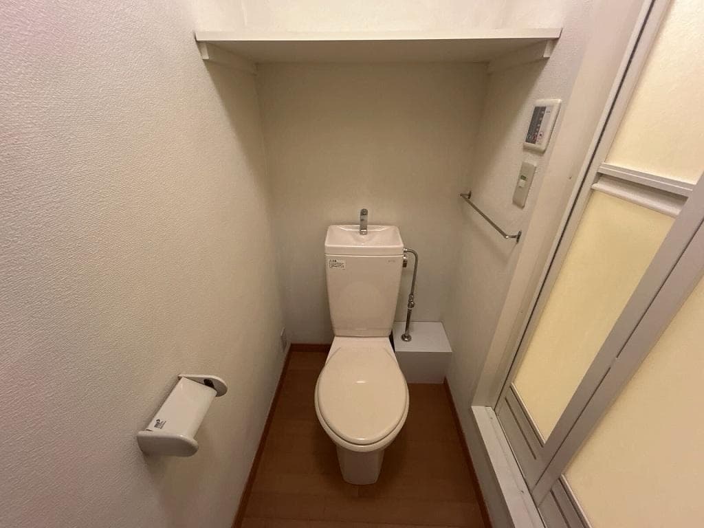 Room image 8