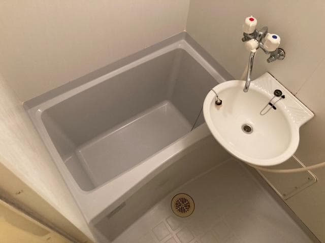 Room image 8