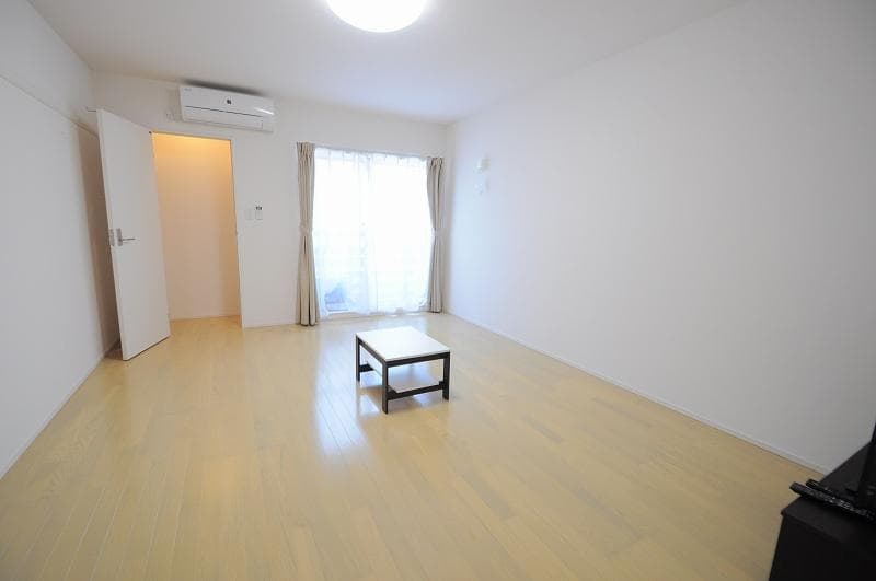 Preview interior of LEONEXT Prendre
