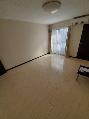 Preview interior of LEONEXT Takabari Arata I