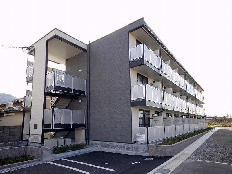 Main exterior of leopalace Aventa Gakuonji