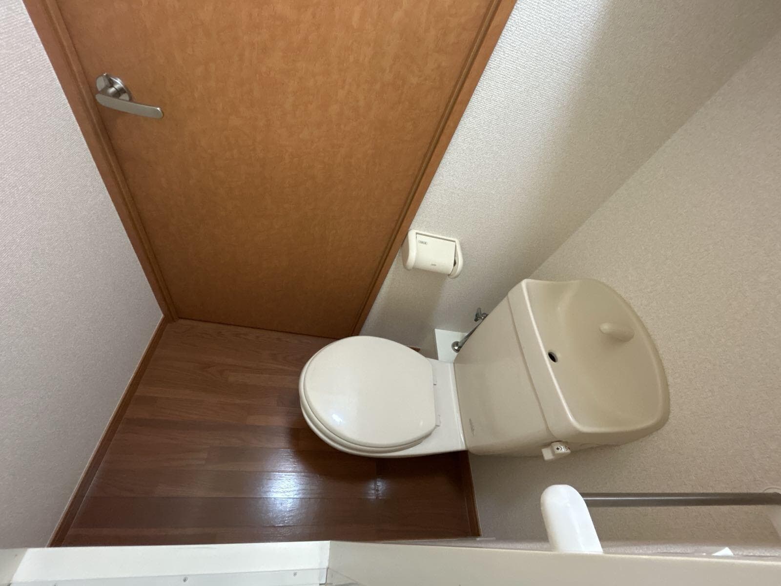 Room image 8