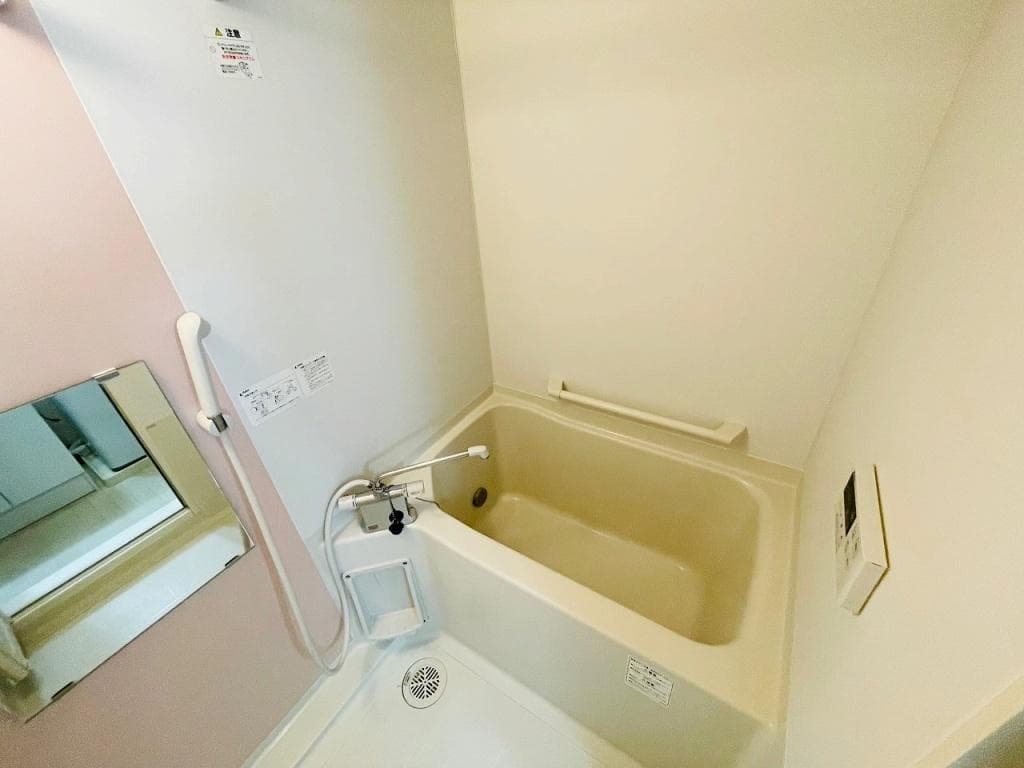 Room image 10