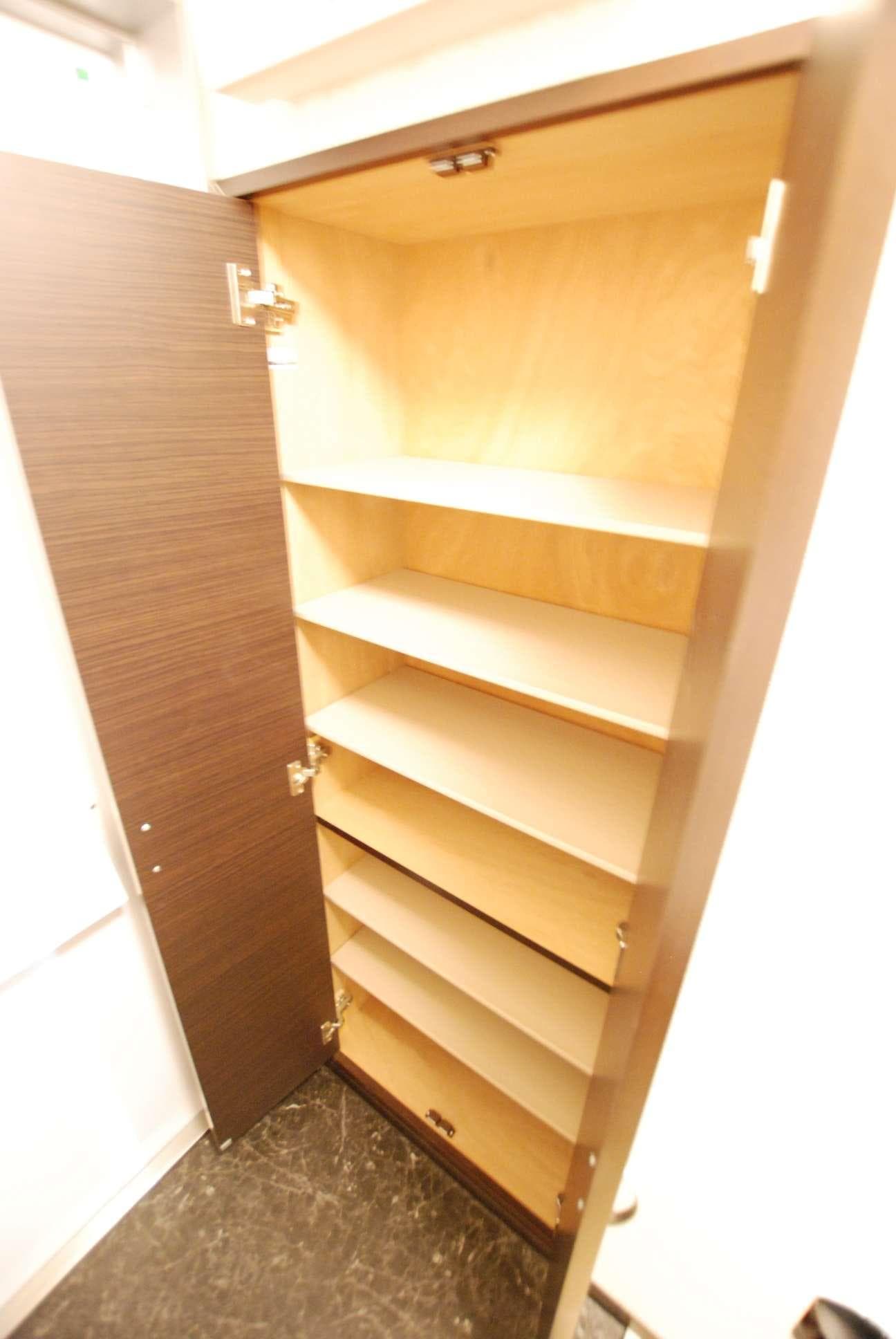 Preview interior of LEONEXT Amabile