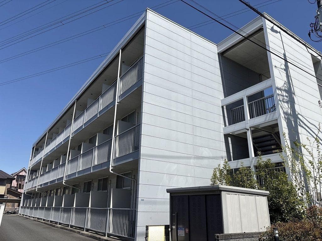 Main exterior of leopalace Nakamuneoka