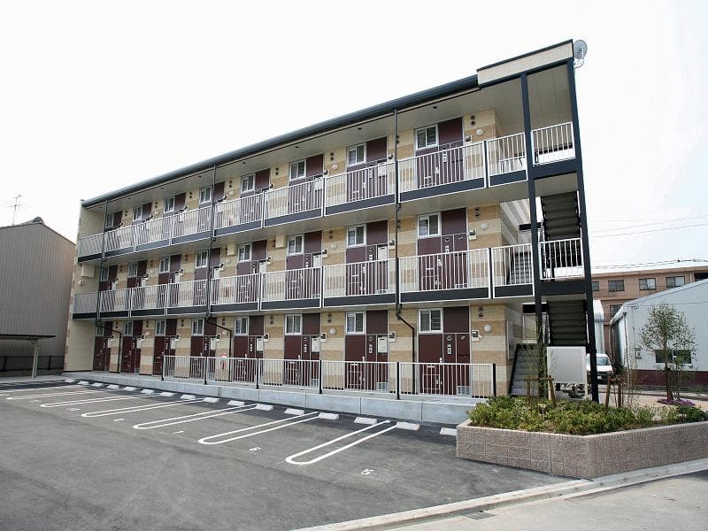 Main exterior of leopalace Shiroyashiki 110