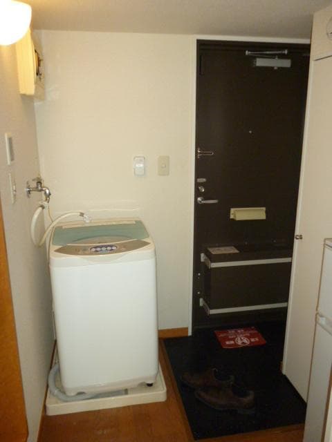 Room image 8