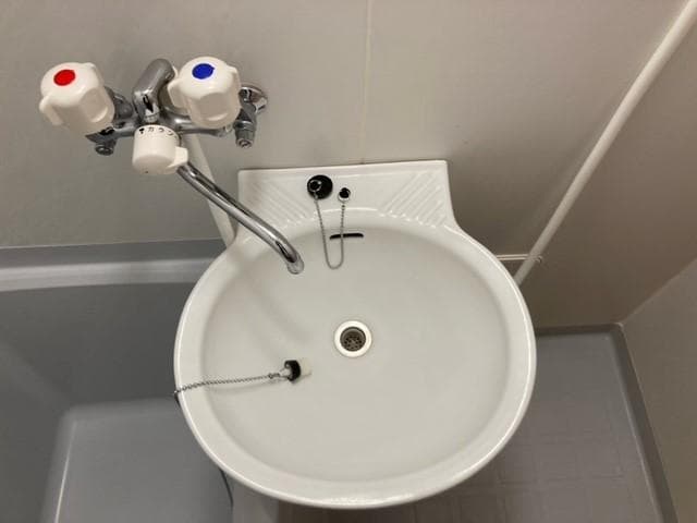Room image 8
