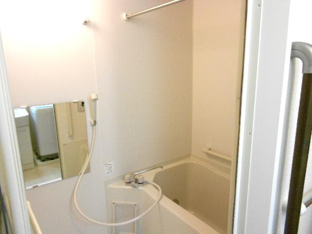 Room image 8