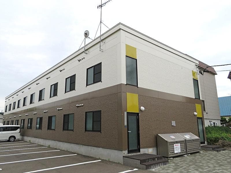 Main exterior of leopalace Suguri