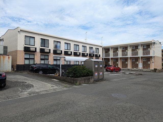 Main exterior of leopalace Turner II