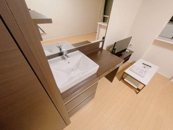 Room image 10