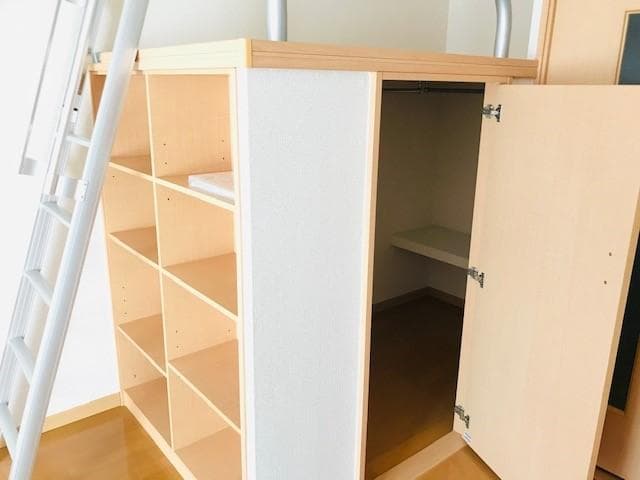 Room image 10