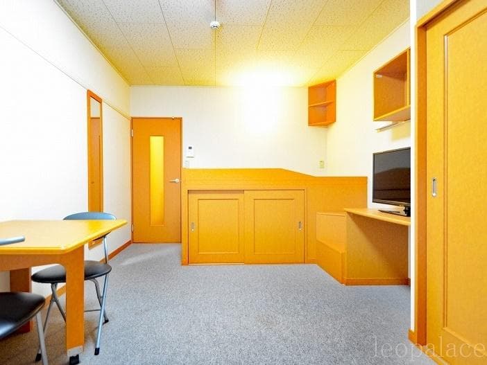 Room image 15