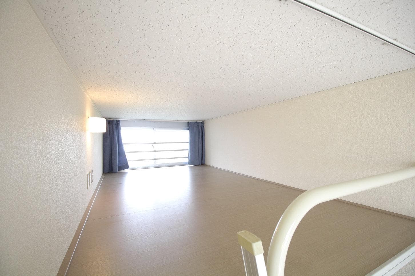 Room image 16