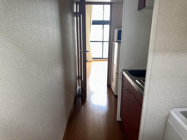 Room image 15