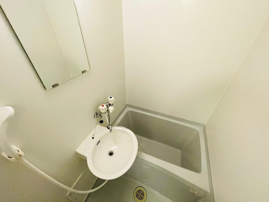 Room image 12
