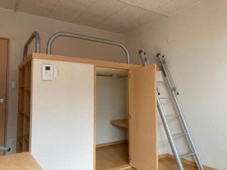 Room image 8