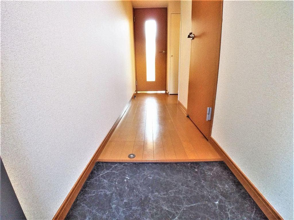 Room image 13