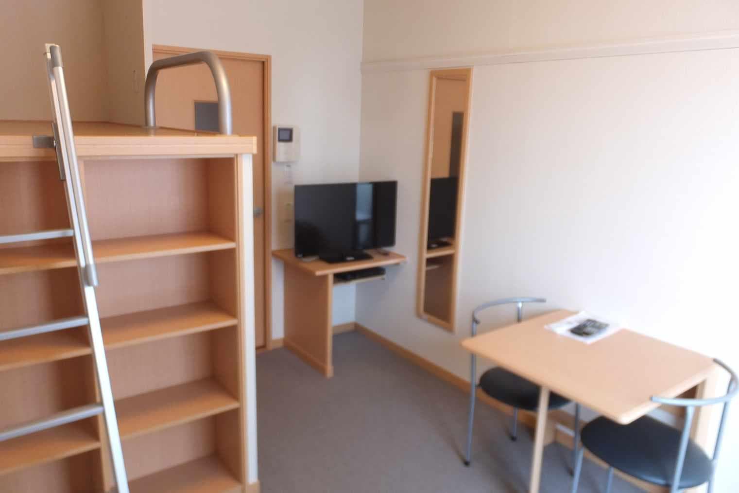 Room image 12