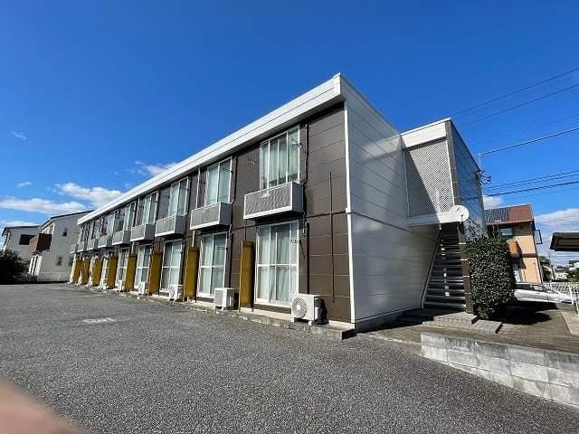 Main exterior of leopalace Yakushidai