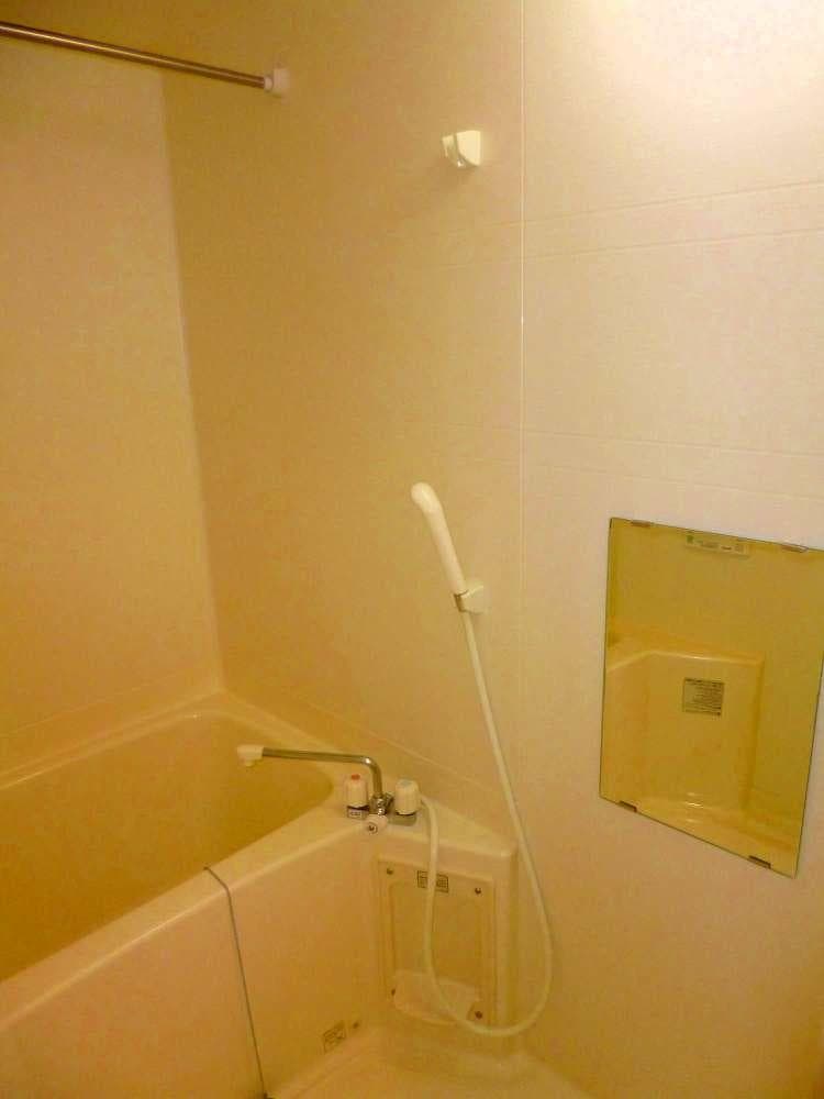 Room image 15