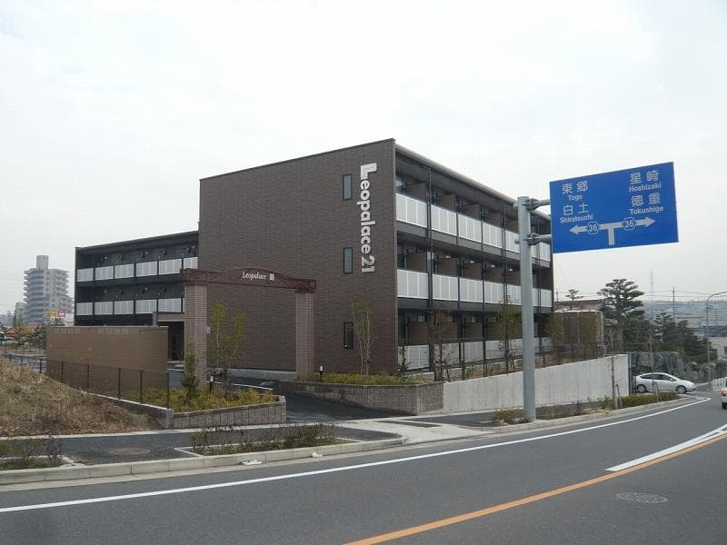 Main exterior of leopalace Sen