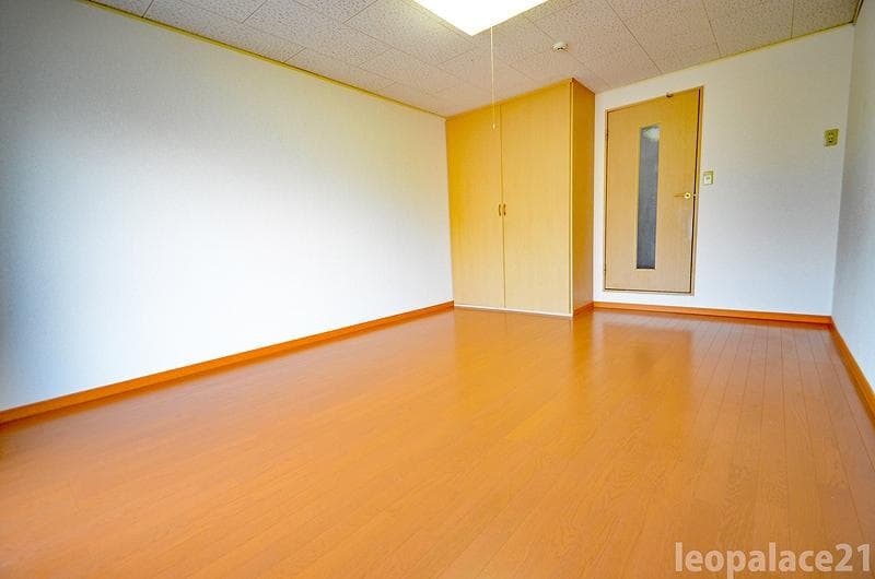Room image 13