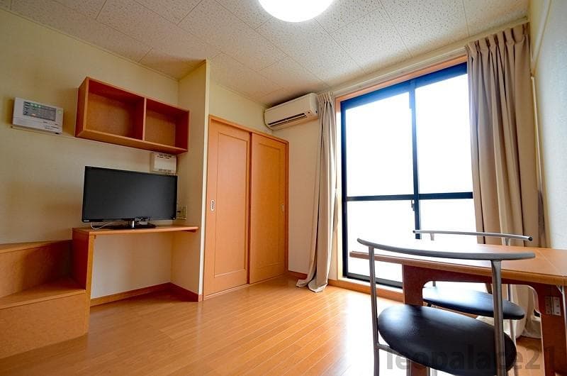 Preview interior of leopalace Southern Wood