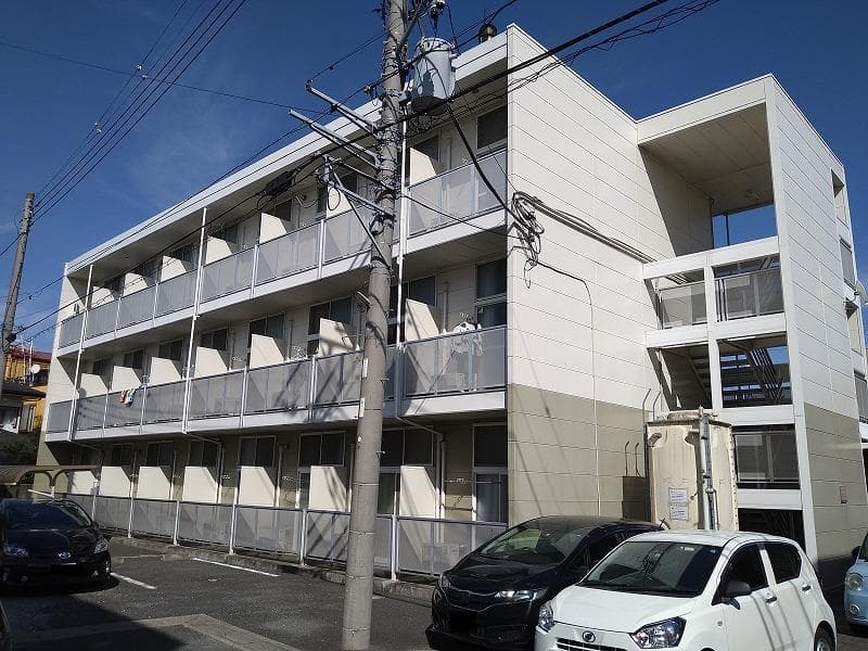 Main exterior of leopalace YOSHIKO B