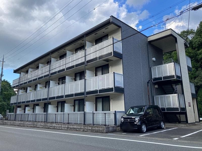 Main exterior of leopalace ENN